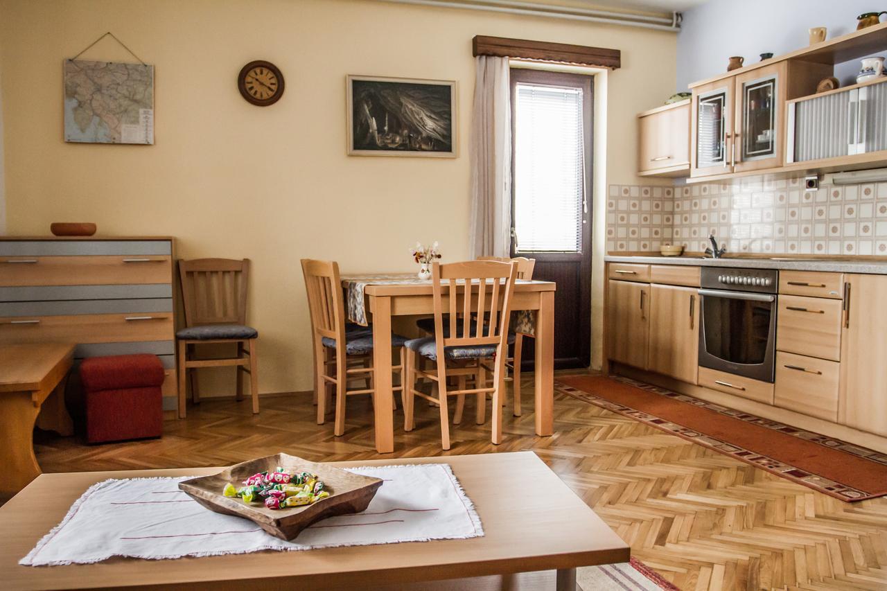 Apartment & Rooms Grmek Postojna Exterior foto